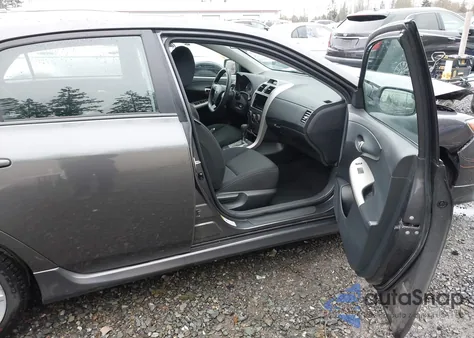 2013 Toyota Corolla S z USA, uszkodzony, nr VIN 5YFBU4EE4DP140041